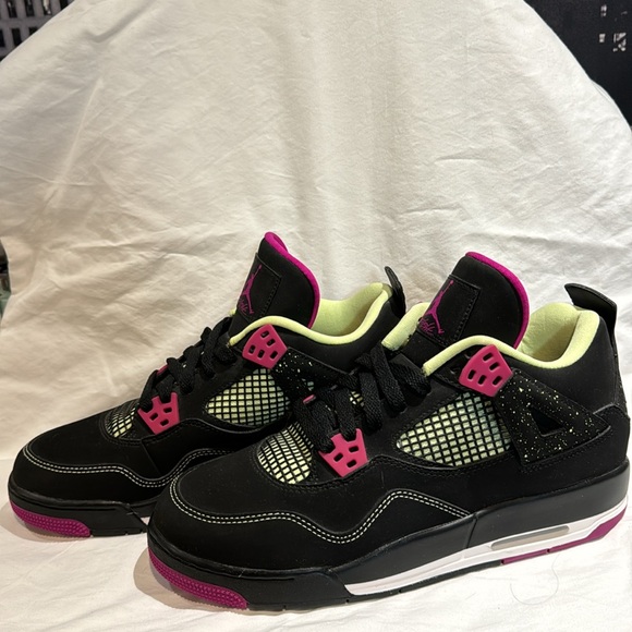 Air Jordan 4 Retro “Fuchsia” NEW - Picture 5 of 8